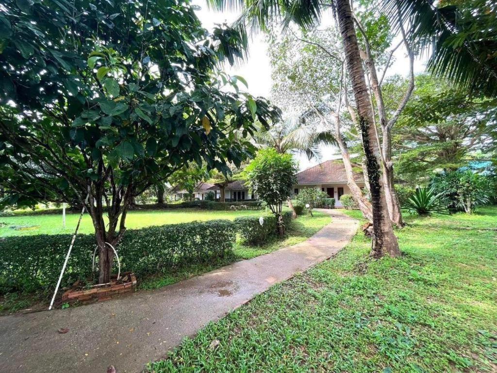 Baan Chuengkao Resort Ranong Exterior foto